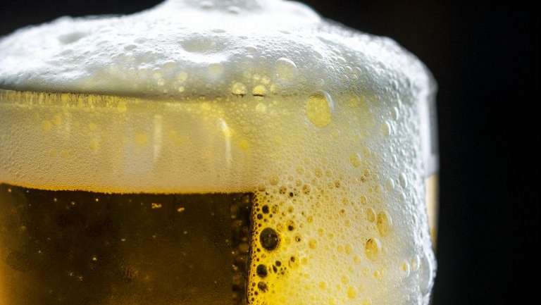 Gratis e-learning ‘verantwoord alcohol schenken’ helpt sportclubs