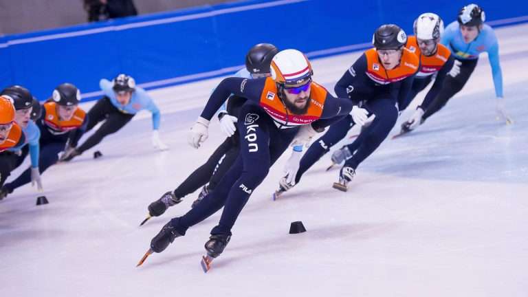Sjinkie Knegt maakt zijn rentree bij ISU World Cup Shorttrack Dordrecht