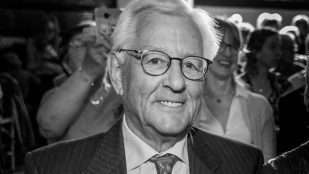 IJsclub Haarlem rouwt om Aris Dijksman (83), overleden aan coronavirus   