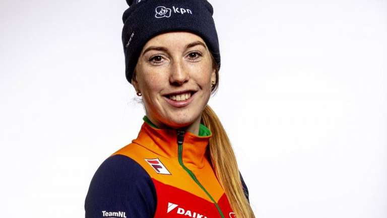 Laatste eerbetoon voor  Lara van Ruijven bij Thialf