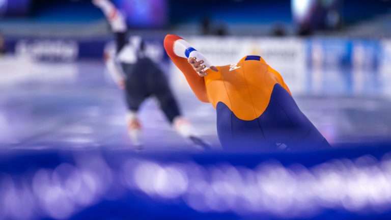 Hoe kan ik dit weekend het schaatsen volgen?