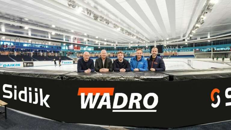 Nieuwe boarding voor shorttrack in Thialf,  met dank aan WADRO
