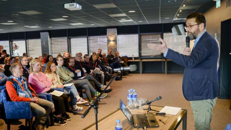 Symposium in schaduw van de ISU WK Afstanden: Hoe bescherm je jonge schaatsers tegen seksuele intimidatie?