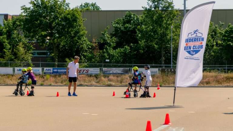 Iedereen verdient een schaats- of skateclub: KNSB geeft bijzondere doelgroepen een steuntje in de rug