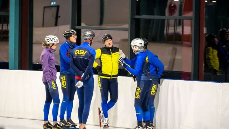 Veilig sportklimaat in de praktijk: Bij NSV gaan ze met een glimlach het ijs op en af