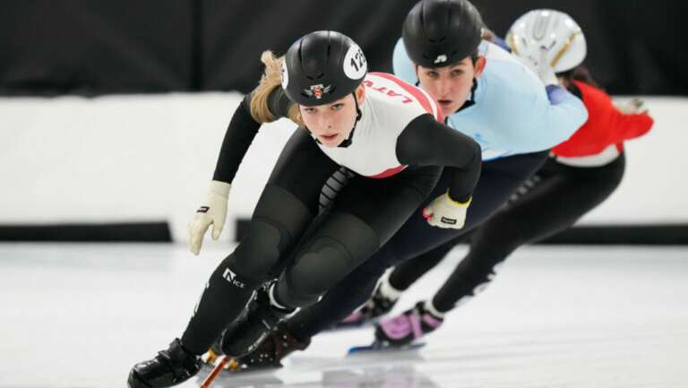 Internationale shorttrackers leren de kneepjes in Heerenveen