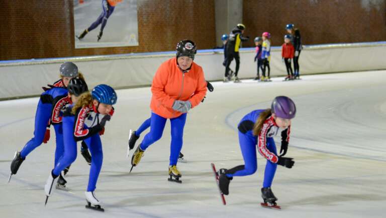 Jeugdtrainster Marijke Westerhof (75): ‘Ik kan me geen leven zonder schaatsen voorstellen’