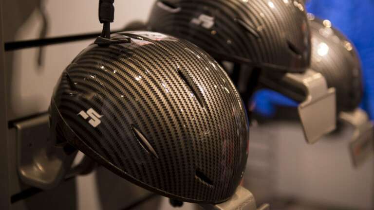KNSB: 'Draag een helm! Dat doe je niet voor ons, maar voor je eigen veiligheid'