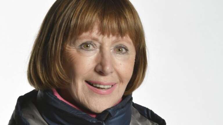 Oud-kunstschaatsster Joan Haanappel (83) overleden