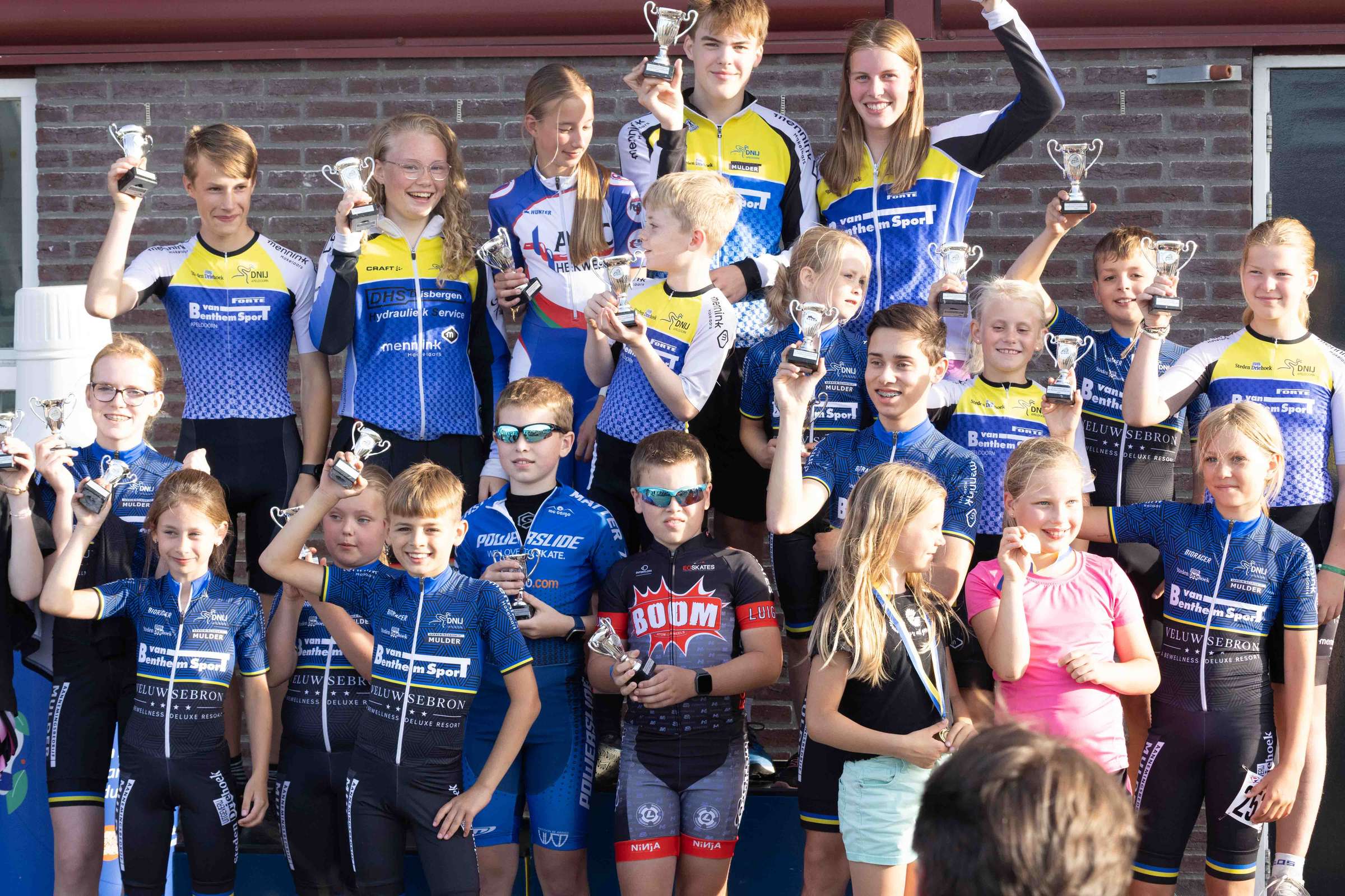 DNIJ 250709 prijswinnaars jeugdcompetitie skeeleren