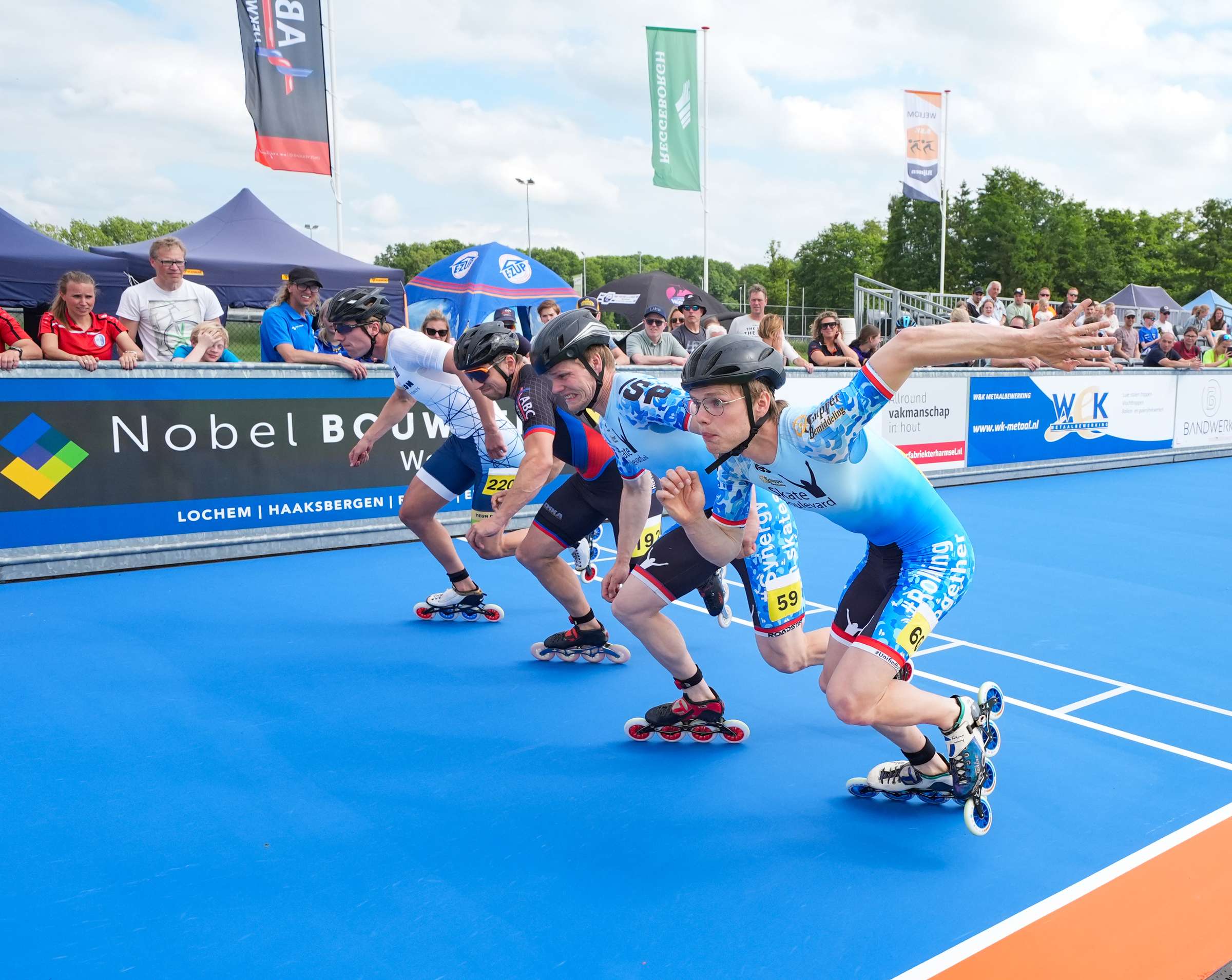 Rick en Kai Schipper gaan van start bij de NK Baan in Rijssen 2025. | Foto Neeke Smit